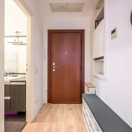 The Lantern Flat - Darsena Area ميلان